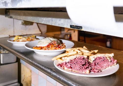 The 24/7 Restaurant Scene in Northeast Ohio: A Local Expert's Guide